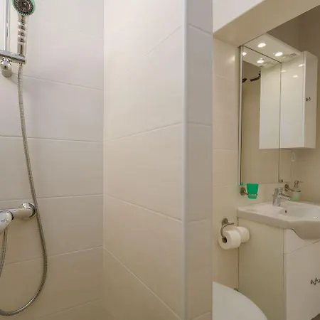 Strandnahes Mit 60m2 Grossem Pool, Bbq, Liegen, Nur 800 Meter Zum Daire *