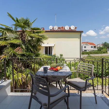 公寓 Strandnahes Mit 60m2 Grossem Pool, Bbq, Liegen, Nur 800 Meter Zum