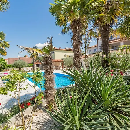 Strandnahes Mit 60m2 Grossem Pool, Bbq, Liegen, Nur 800 Meter Zum 波雷奇