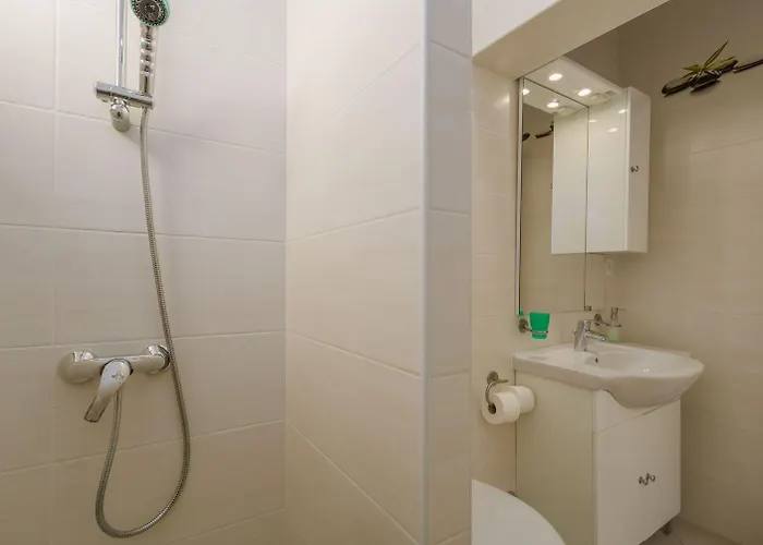 Strandnahes Mit 60m2 Grossem Pool, Bbq, Liegen, Nur 800 Meter Zum Appartement *