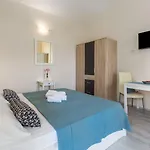 Strandnahes Mit 60m2 Grossem Pool, Bbq, Liegen, Nur 800 Meter Zum Porec
