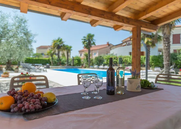 Strandnahes Mit 60m2 Grossem Pool, Bbq, Liegen, Nur 800 Meter Zum Апартаменты